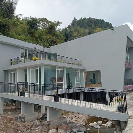 Tiara Bunga Hotel & Villa Balige Exterior photo