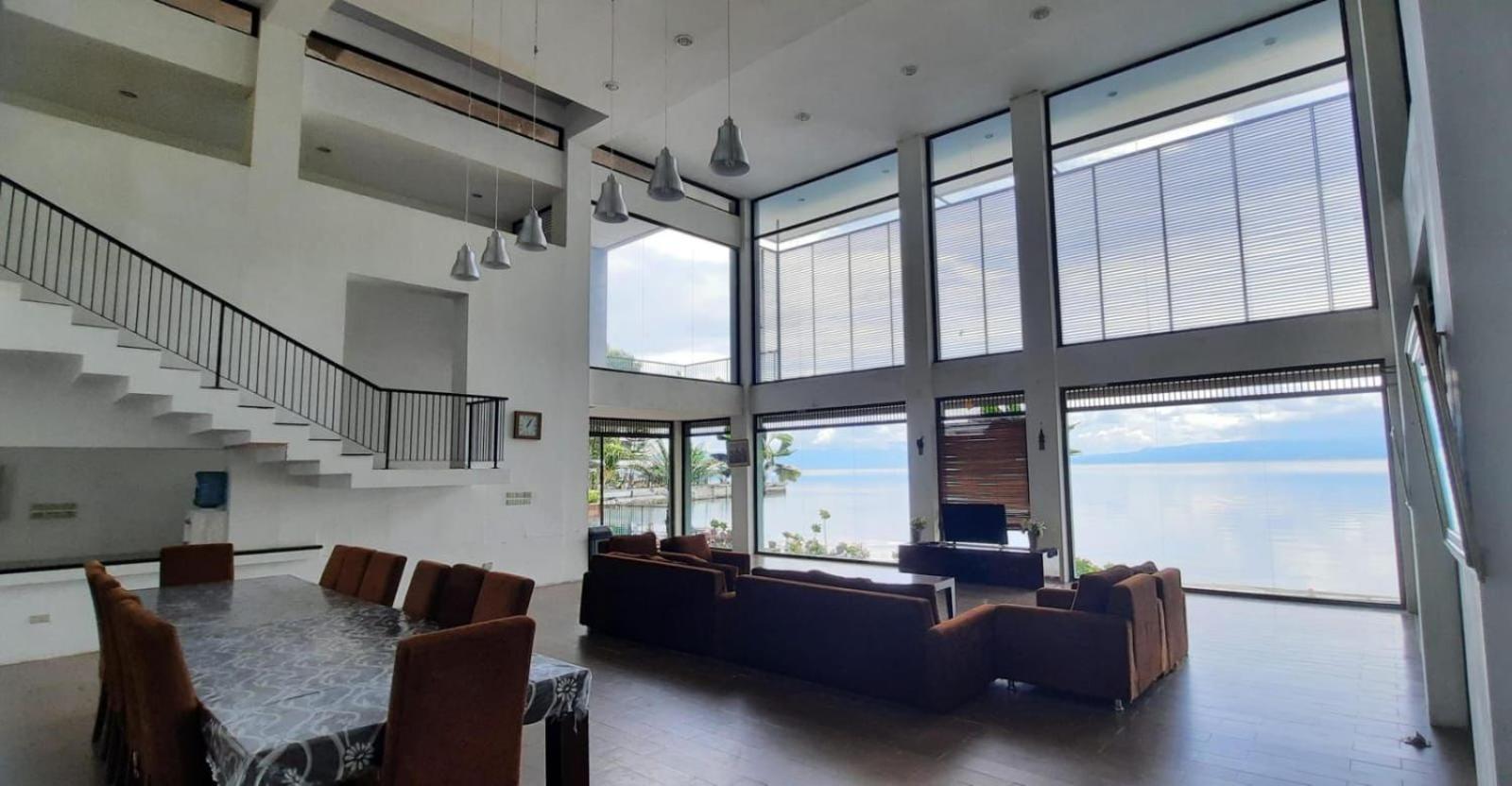 Tiara Bunga Hotel & Villa Balige Exterior photo