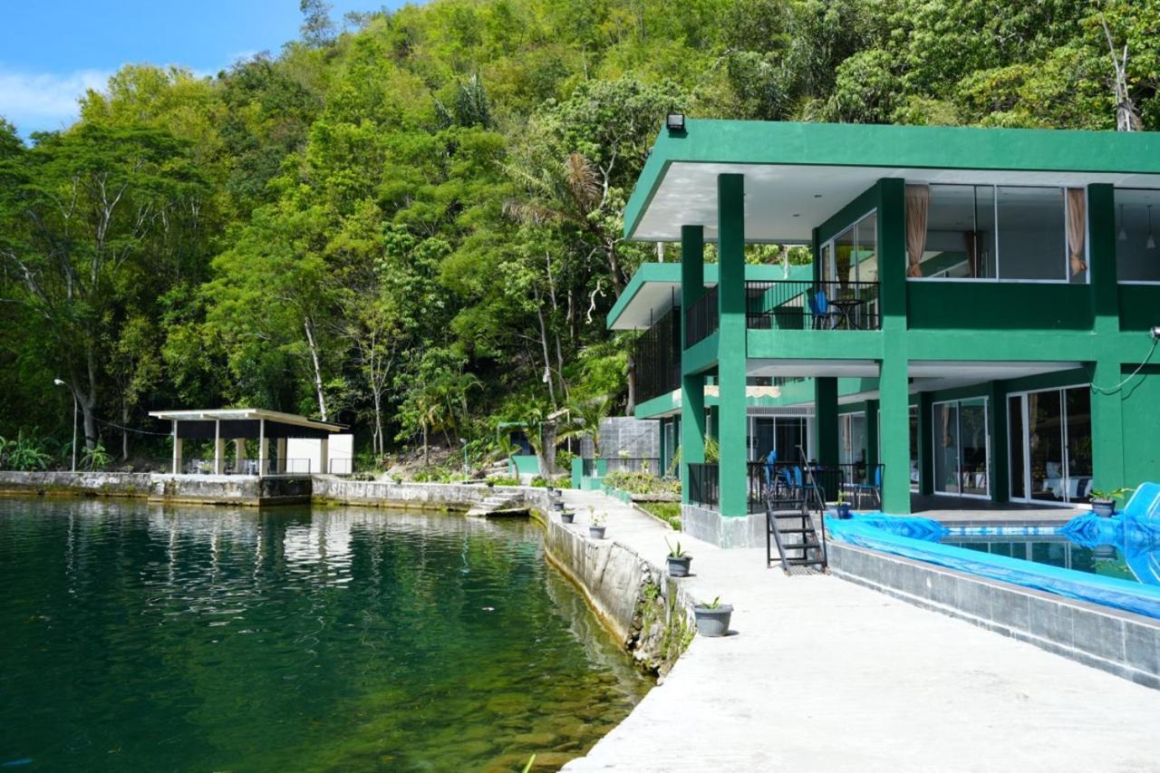 Tiara Bunga Hotel & Villa Balige Exterior photo