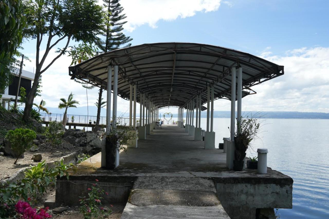 Tiara Bunga Hotel & Villa Balige Exterior photo