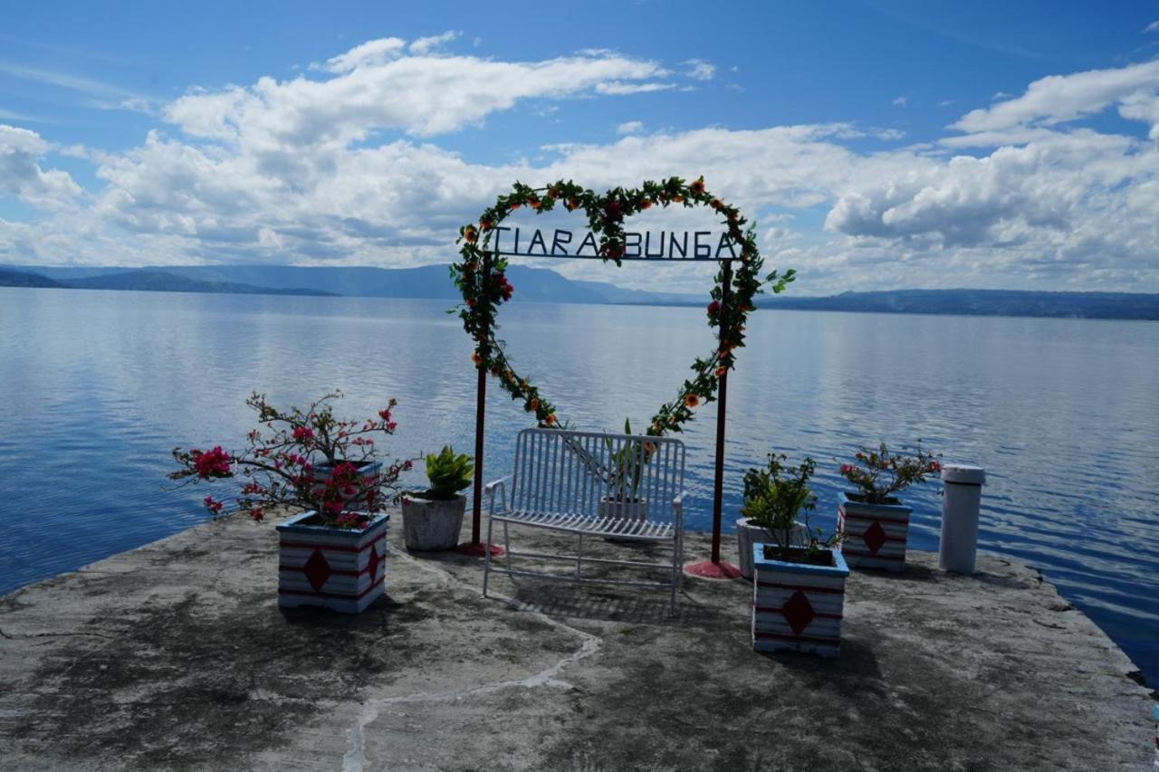 Tiara Bunga Hotel & Villa Balige Exterior photo