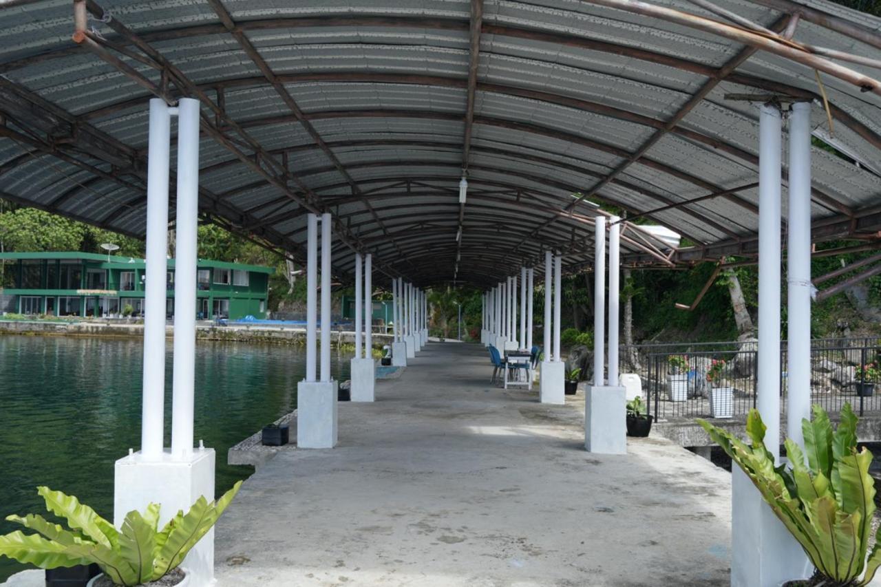 Tiara Bunga Hotel & Villa Balige Exterior photo