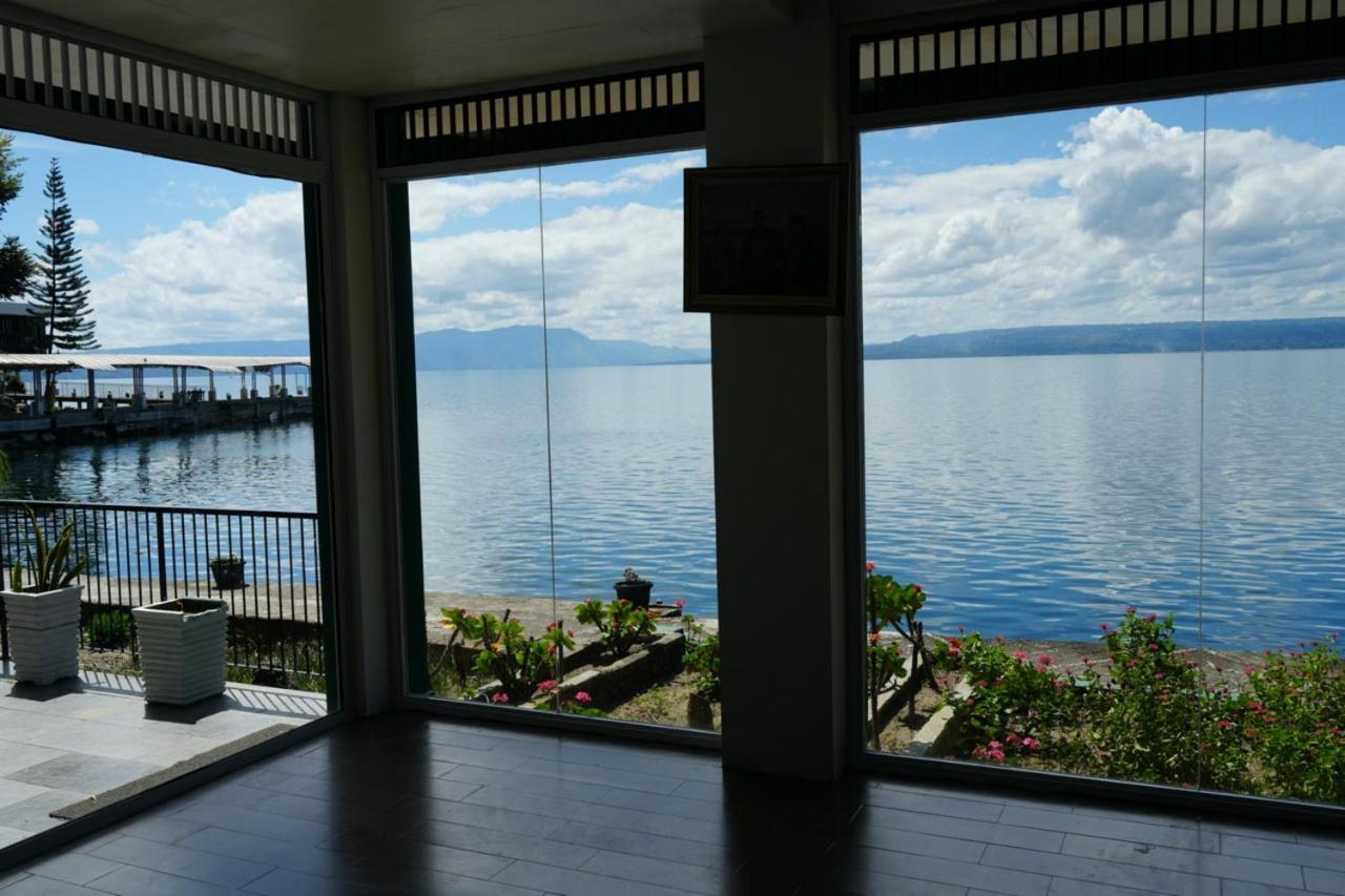 Tiara Bunga Hotel & Villa Balige Exterior photo