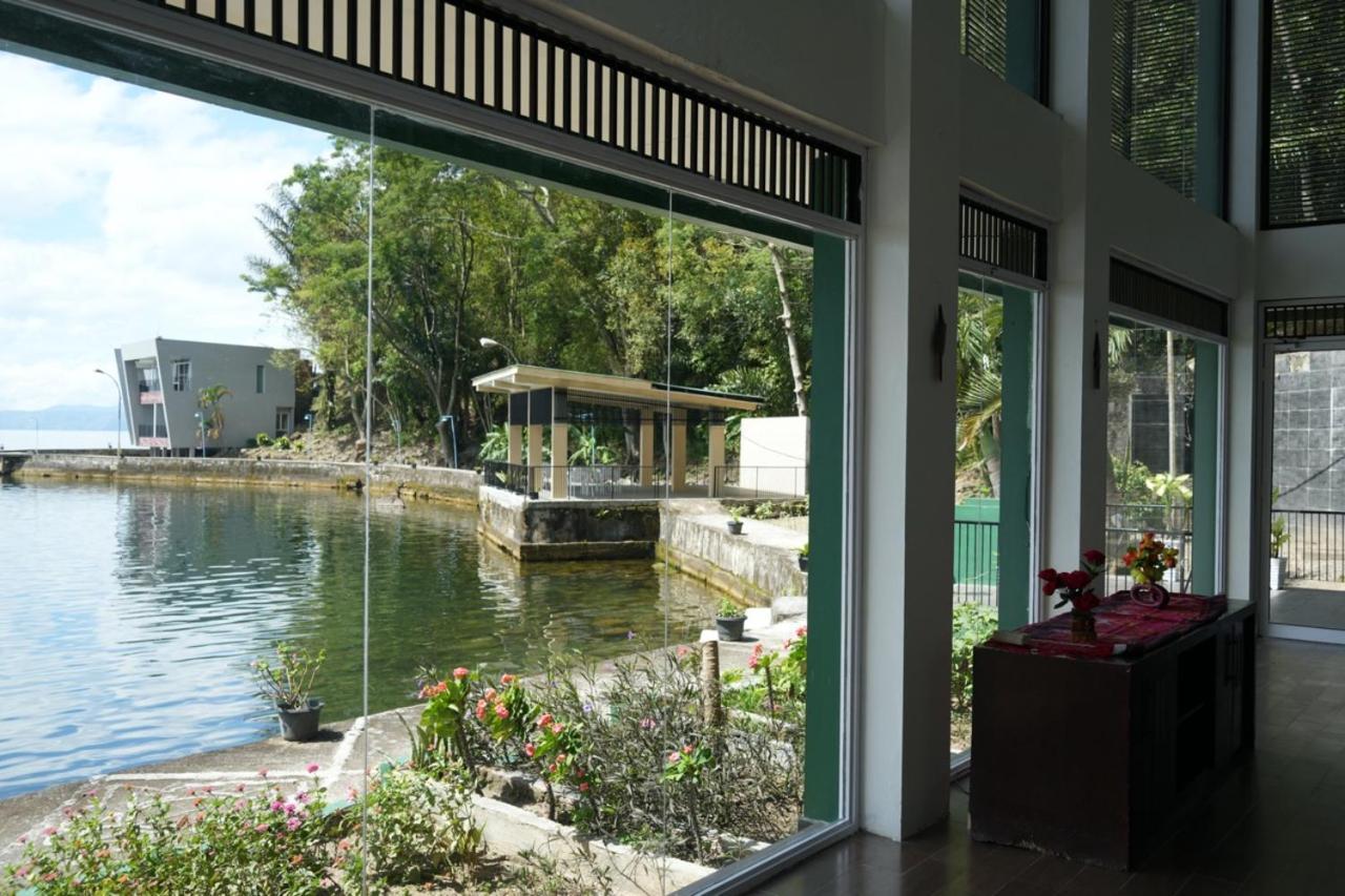Tiara Bunga Hotel & Villa Balige Exterior photo