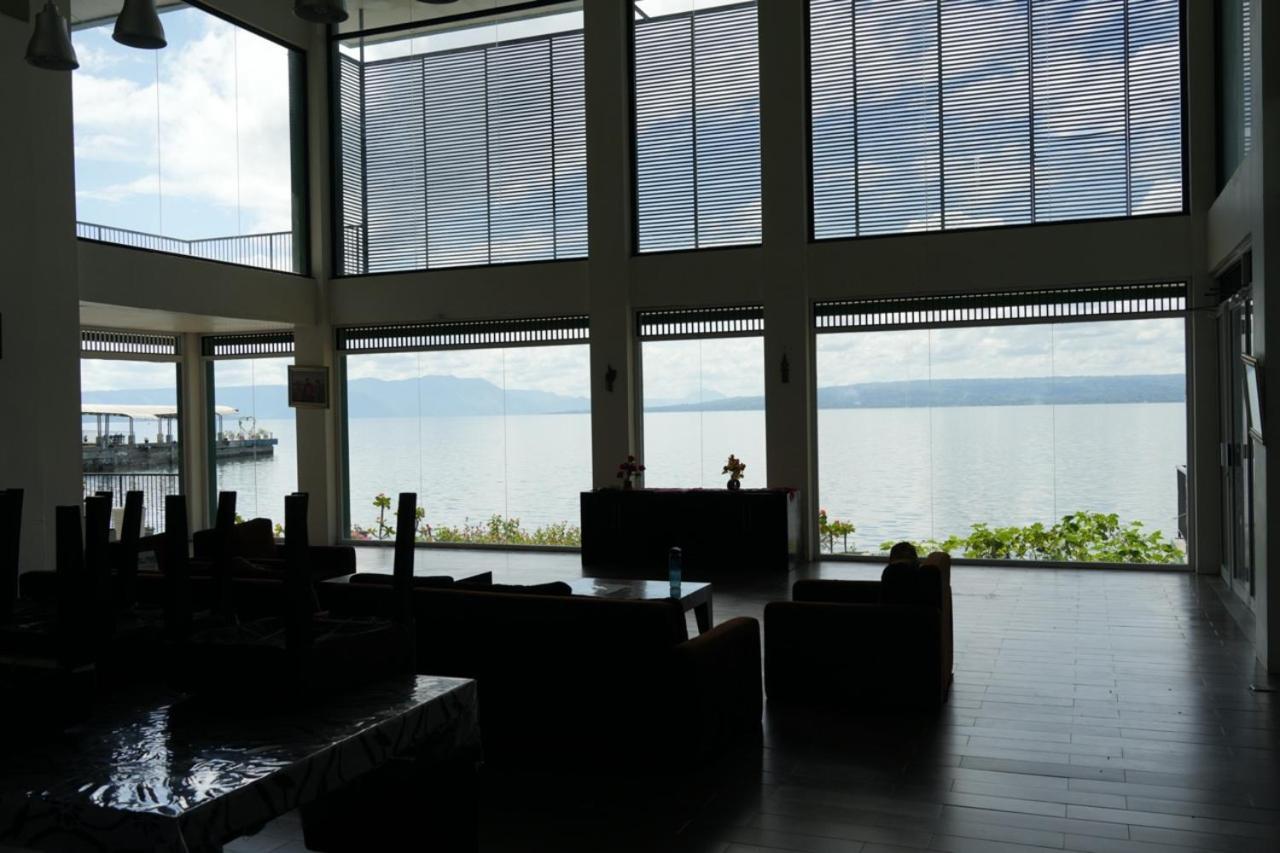 Tiara Bunga Hotel & Villa Balige Exterior photo