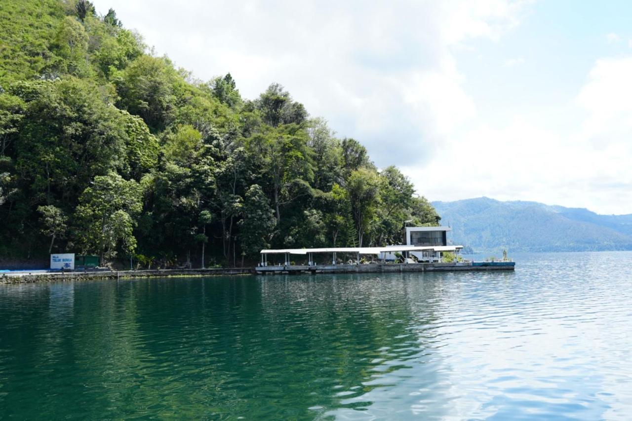 Tiara Bunga Hotel & Villa Balige Exterior photo