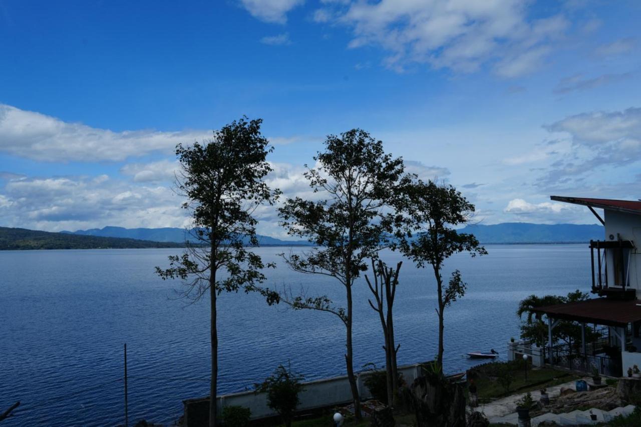 Tiara Bunga Hotel & Villa Balige Exterior photo