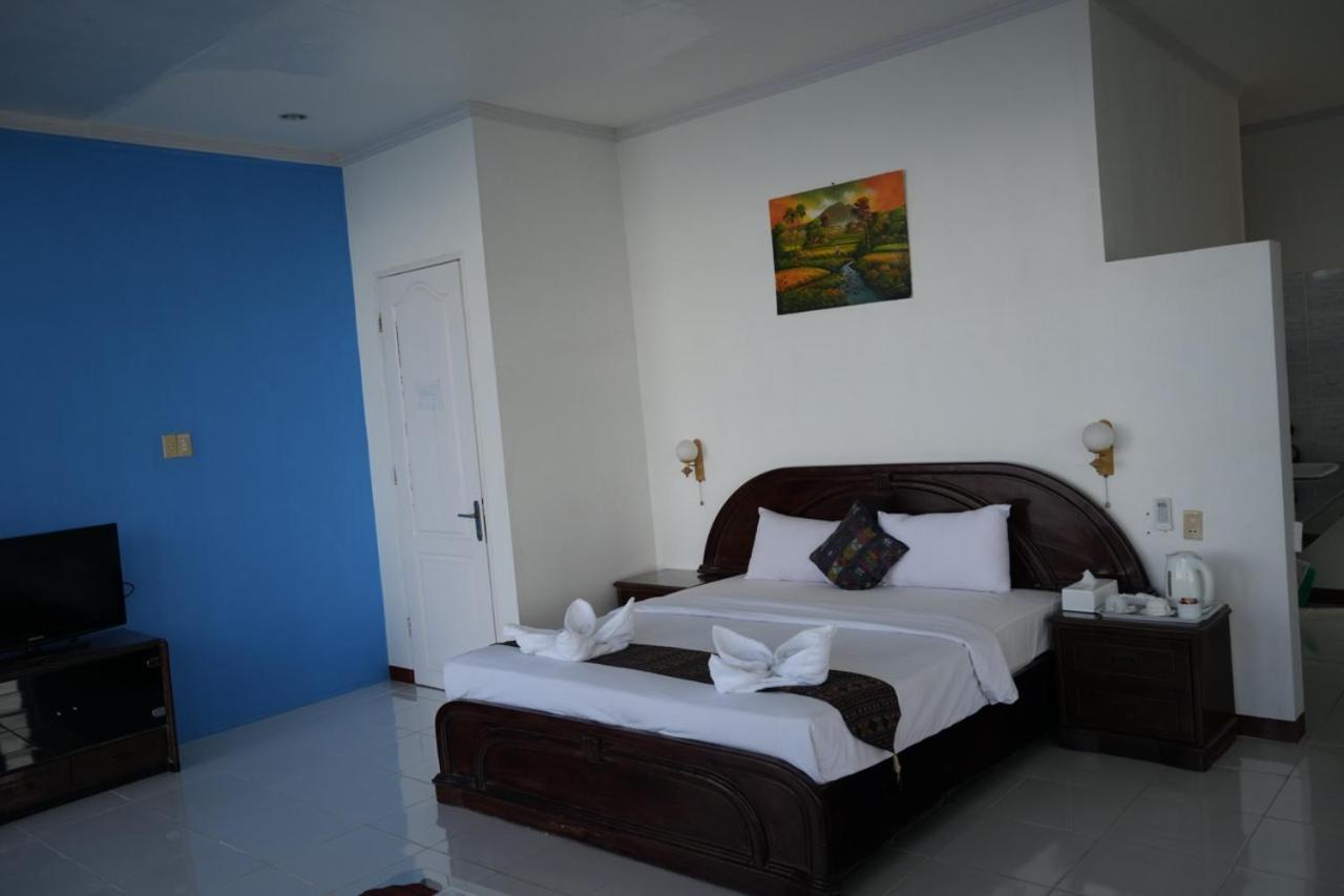 Tiara Bunga Hotel & Villa Balige Exterior photo